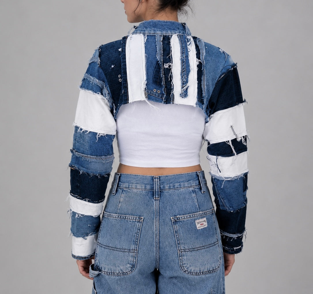 Handgenähte Cropped Jacke aus recyceltem Denim (Pre-Order)