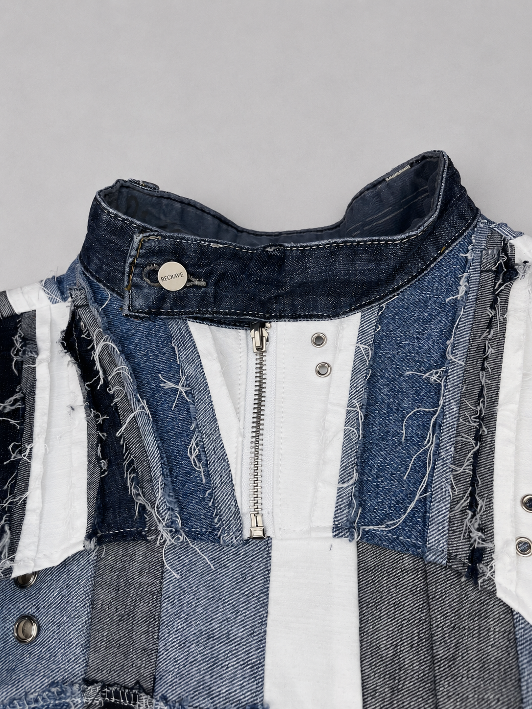Handgenähte Cropped Jacke aus recyceltem Denim (Pre-Order)