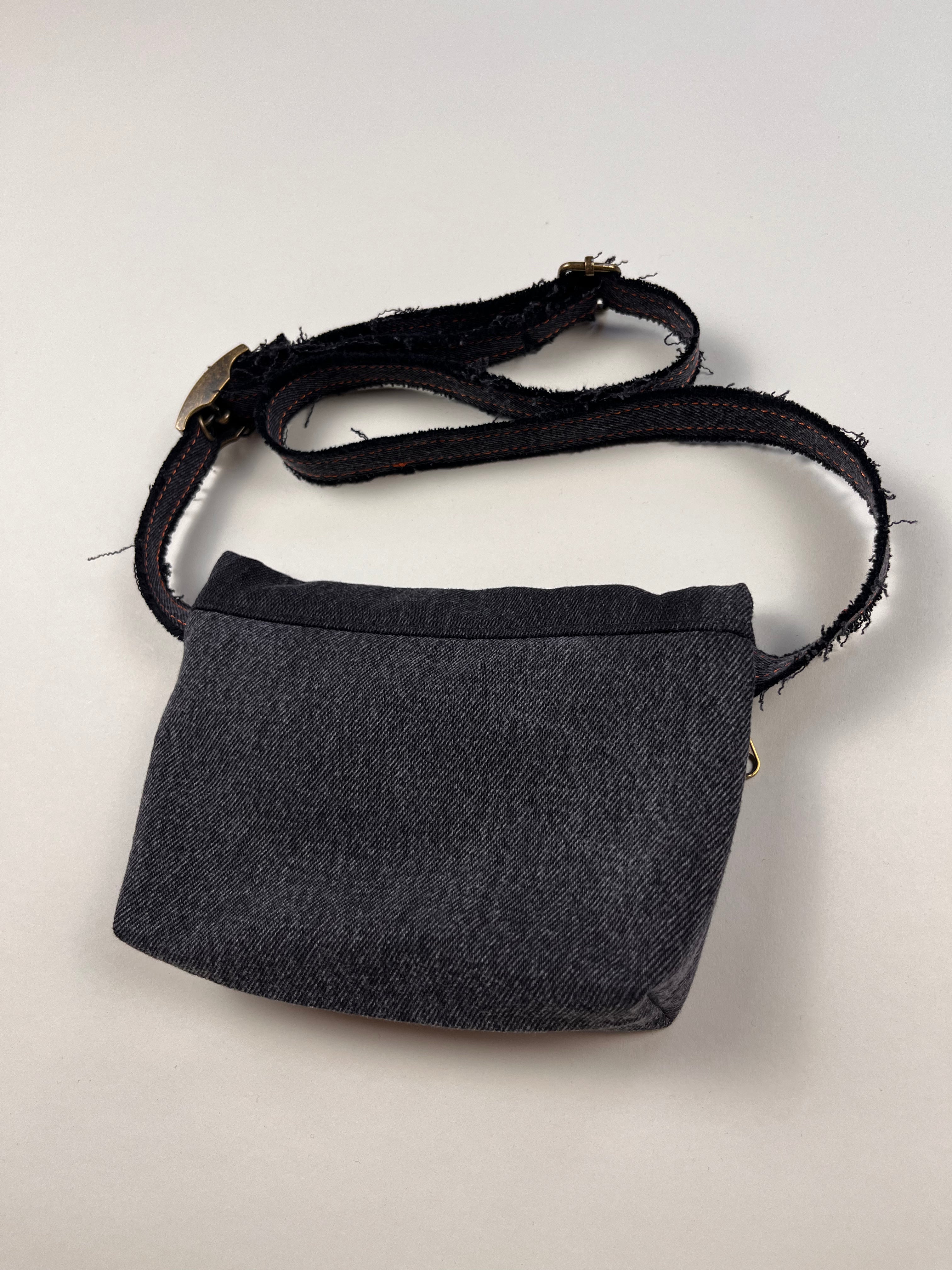 Denim Gürteltasche / Crossbody Bag – schwarz | recrave originals