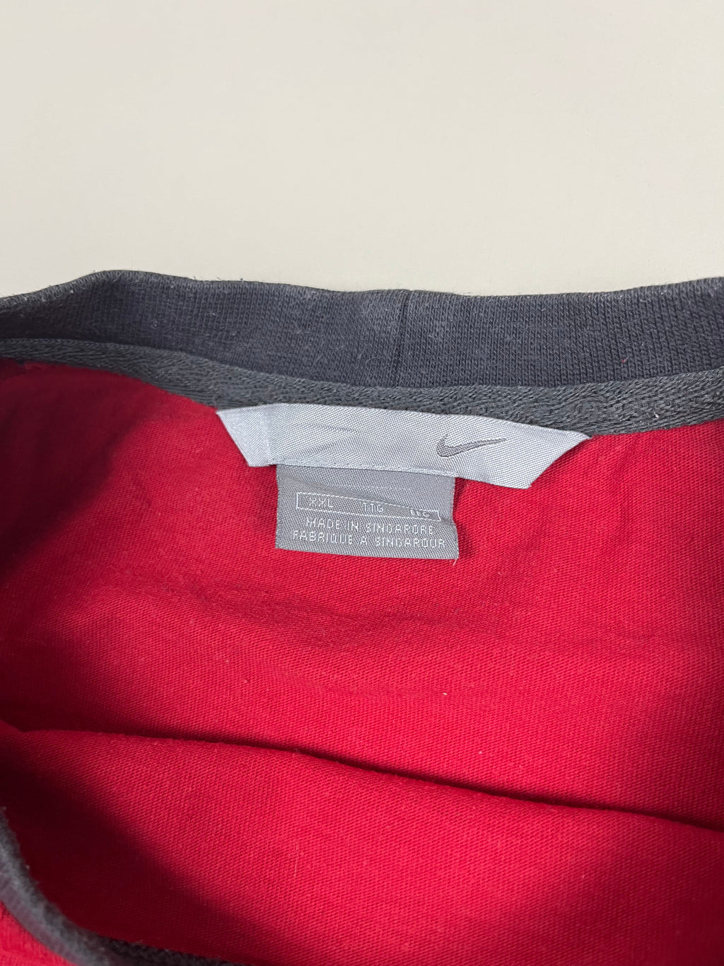 Nike Colorblock T-Shirt in Rot/ schwarz XXL - second hand