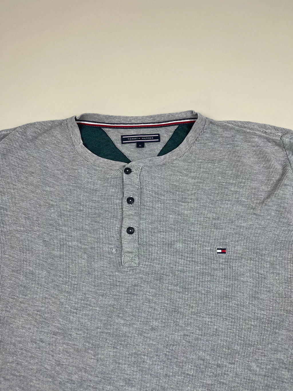 Tommy Hilfiger Henley-Langarmshirt in Grau M - second hand
