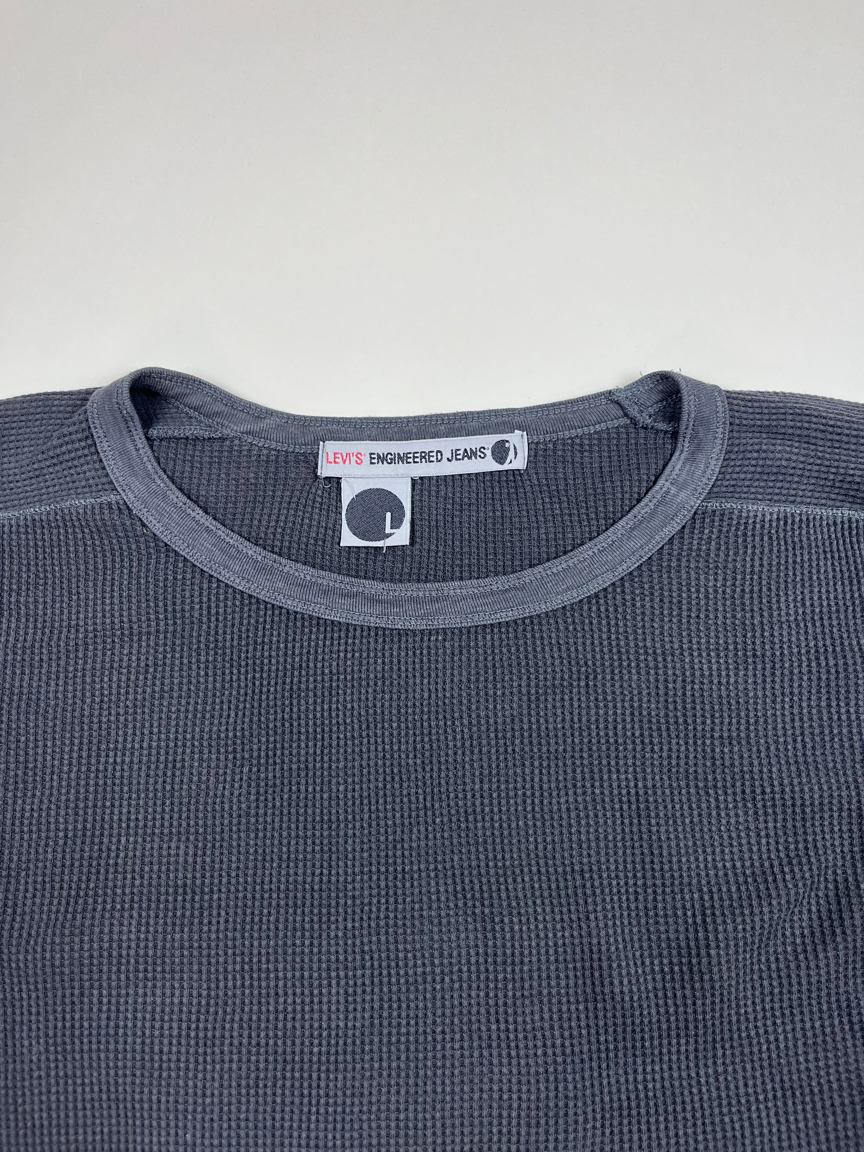 Levi’s Engineered Jeans Langarmshirt in Dunkelgrau mit Ärmelpatches M - second hand
